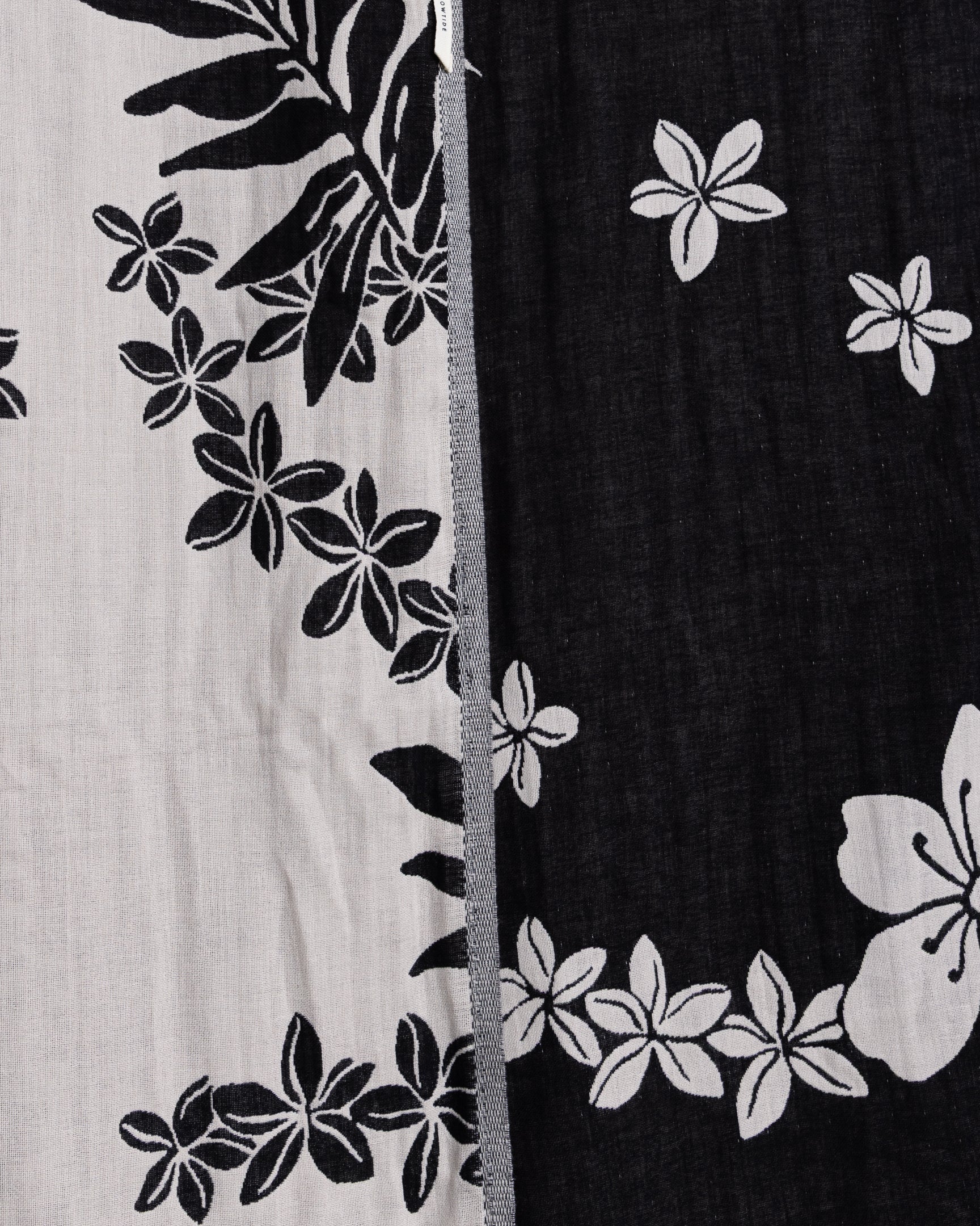 TENŌRE X Slowtide Lei Driftweave Towel - Image 3